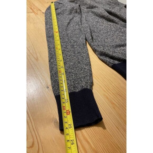 American Eagle Men’s Embroidery Logo Marled Knit V-Neck Sweater size Small - Picture 5 of 9